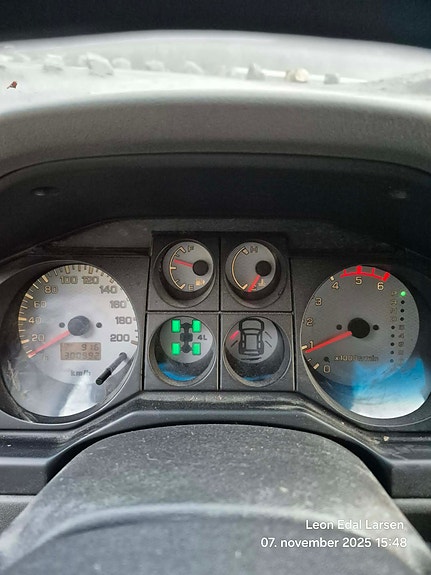 Mitsubishi Pajero 5 of 8