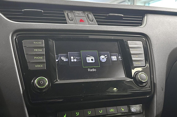 Skoda Octavia Scout 13 of 24
