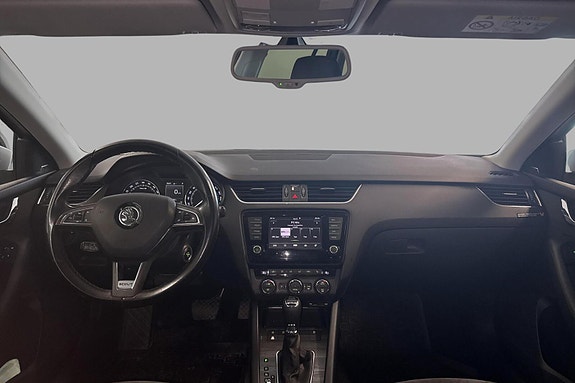 Skoda Octavia Scout 9 of 24