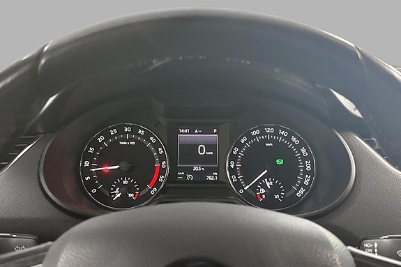 Skoda Octavia Scout 12 of 24