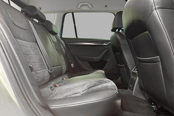Skoda Octavia Scout 17 of 24