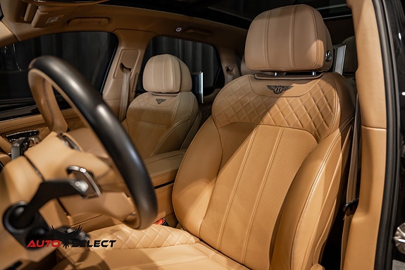 Bentley Bentayga 26 of 30