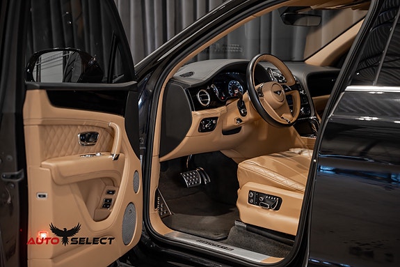 Bentley Bentayga 23 of 30