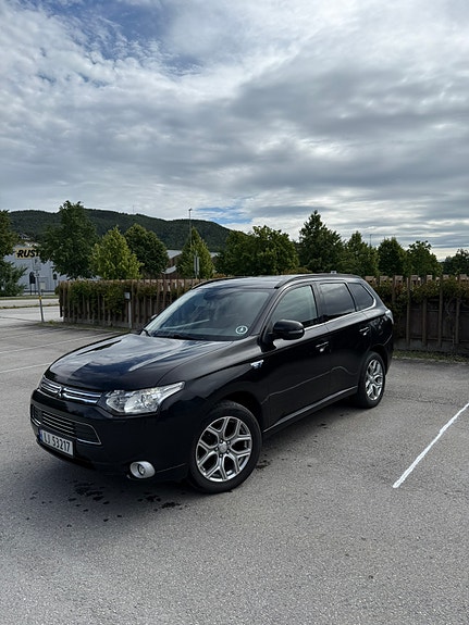 Mitsubishi Outlander 2 of 13