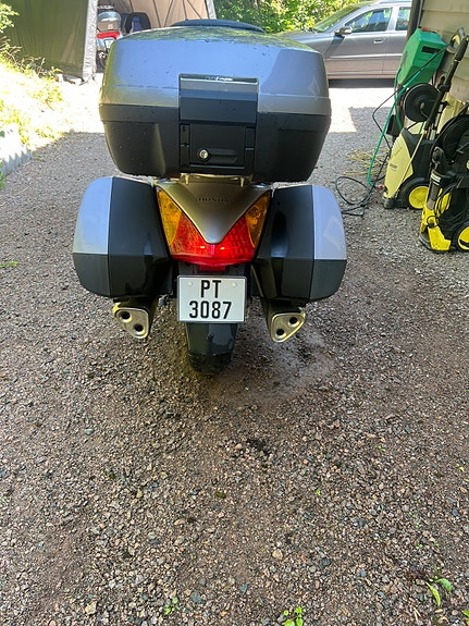 Honda ST 1300 Pan European 14 of 22