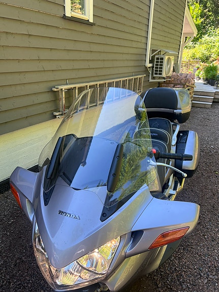 Honda ST 1300 Pan European 11 of 22
