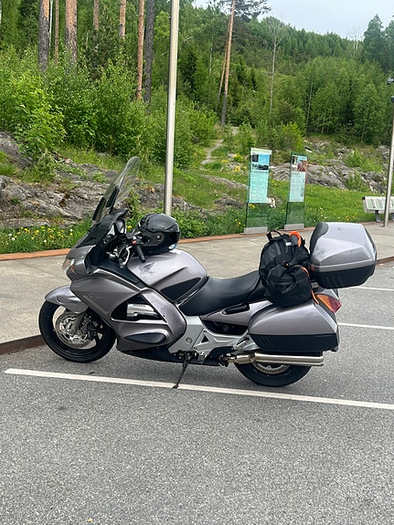 Honda ST 1300 Pan European 4 of 22