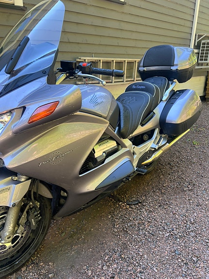 Honda ST 1300 Pan European 15 of 22