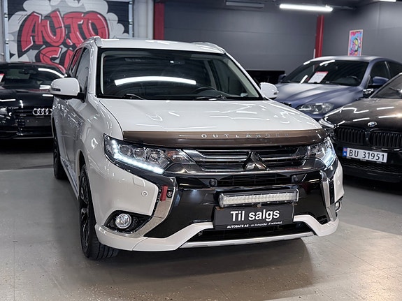 Mitsubishi Outlander 2 of 30