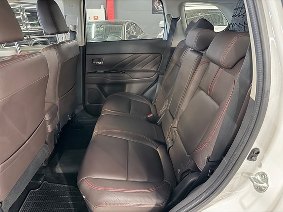 Mitsubishi Outlander 24 of 30