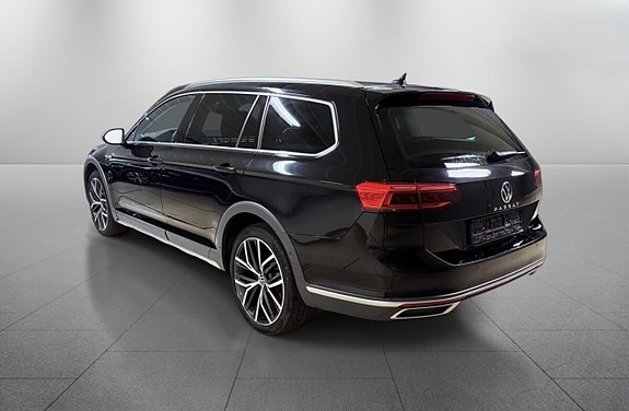 Volkswagen Passat Alltrack 4 of 5