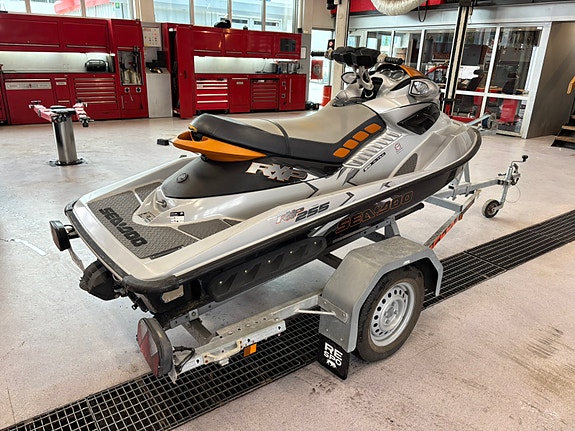 Seadoo RXP 255 2 of 6