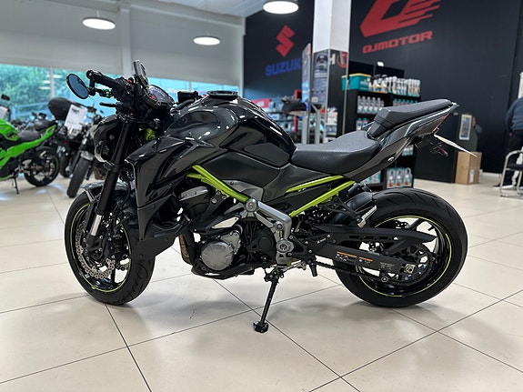 Kawasaki Z 900 A2 2 of 21