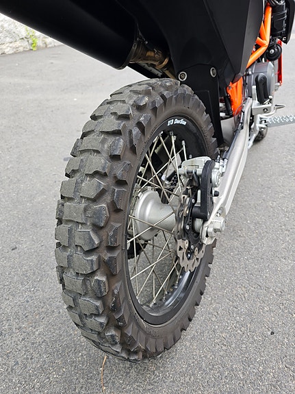 KTM 690 Enduro R 5 of 12