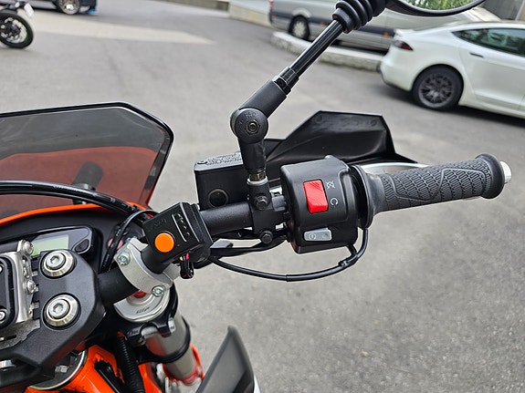 KTM 690 Enduro R 11 of 12