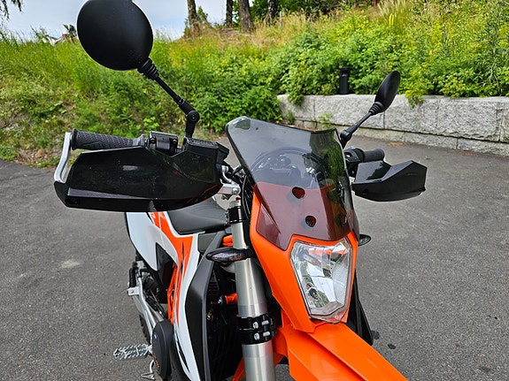 KTM 690 Enduro R 12 of 12