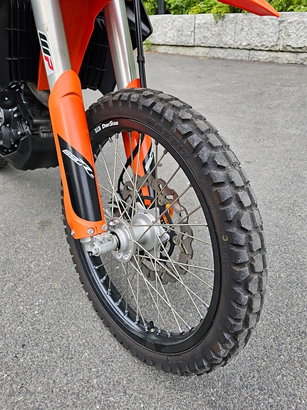 KTM 690 Enduro R 3 of 12