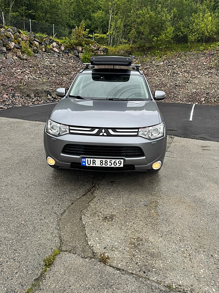 Mitsubishi Outlander 2 of 18