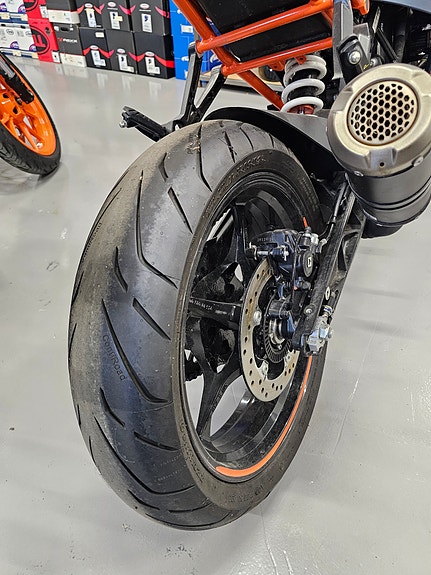 KTM RC 390 5 of 9