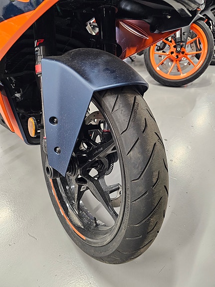 KTM RC 390 3 of 9