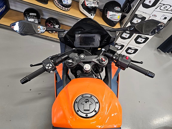 KTM RC 390 6 of 9