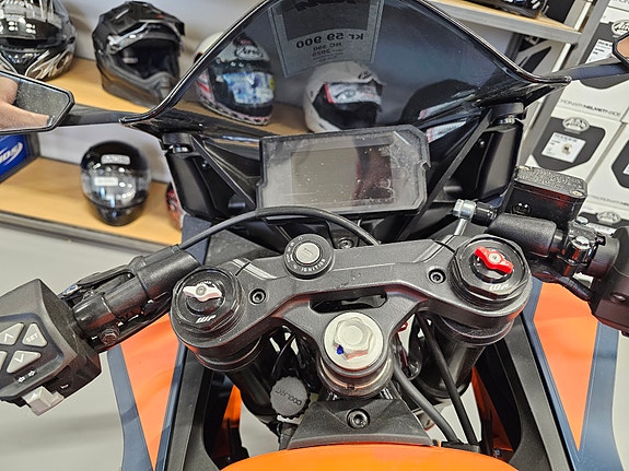 KTM RC 390 8 of 9