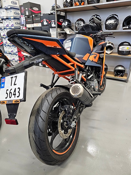 KTM RC 390 4 of 9