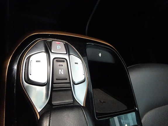 Hyundai IONIQ 24 of 30