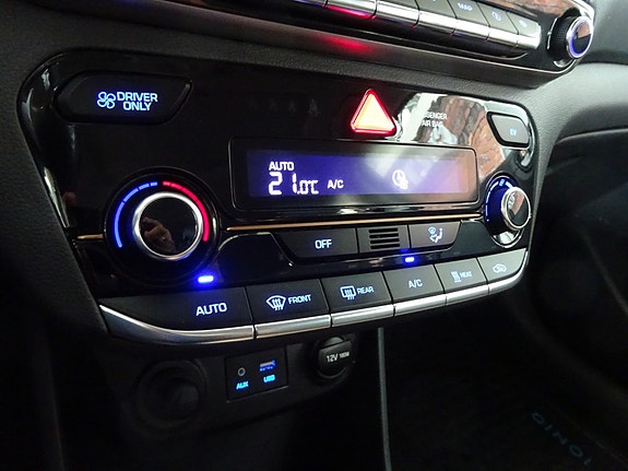 Hyundai IONIQ 22 of 30