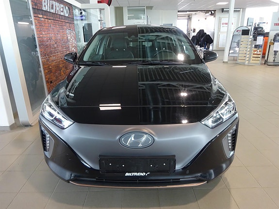 Hyundai IONIQ 3 of 30