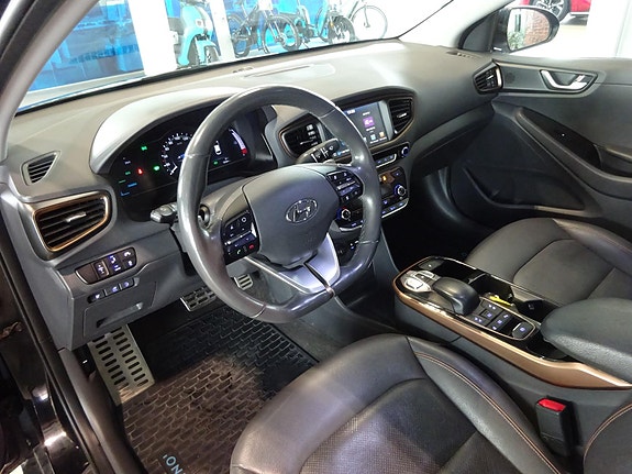 Hyundai IONIQ 14 of 30