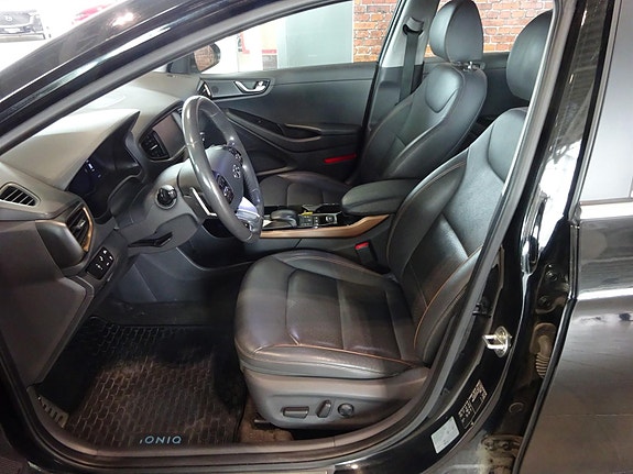 Hyundai IONIQ 28 of 30