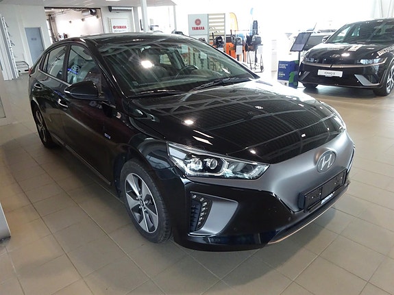 Hyundai IONIQ 2 of 30