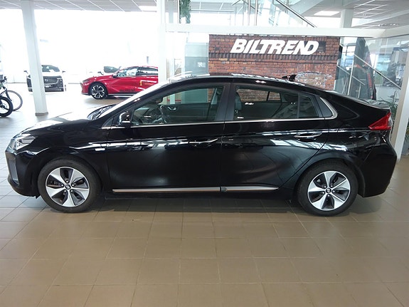 Hyundai IONIQ 4 of 30