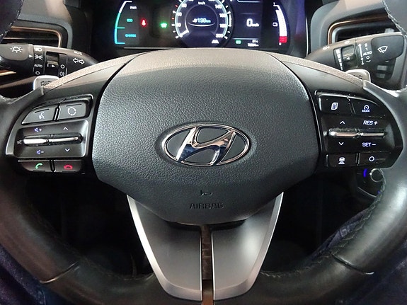 Hyundai IONIQ 16 of 30