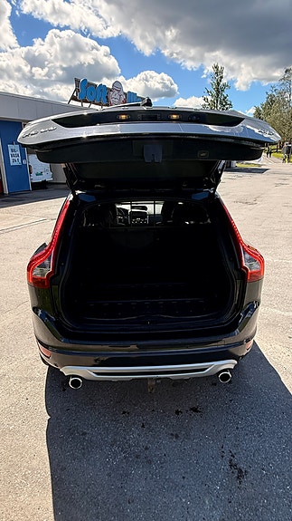 Volvo XC60 13 of 30