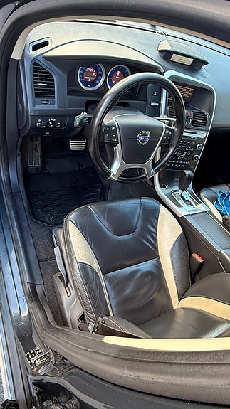 Volvo XC60 22 of 30