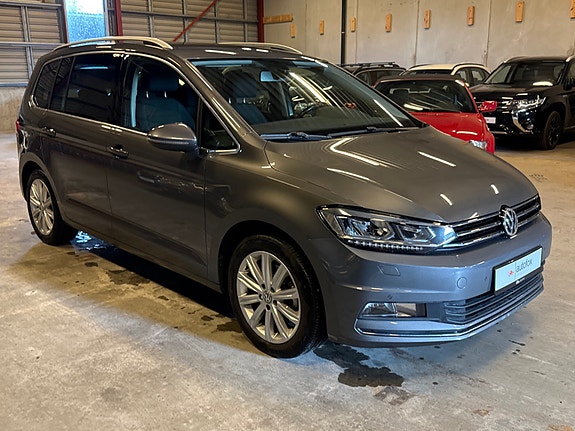 Volkswagen Touran 4 of 5