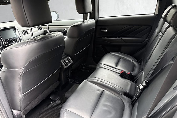 Mitsubishi Outlander 12 of 20