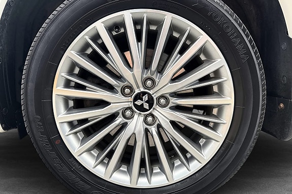 Mitsubishi Outlander 8 of 20