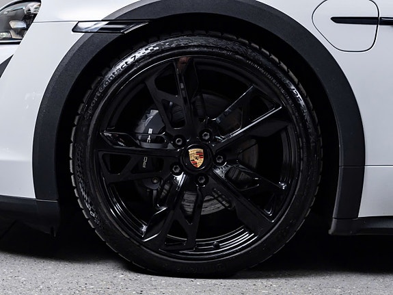Porsche Taycan 4 7 of 13