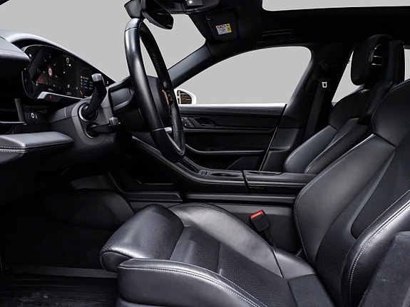 Porsche Taycan 4 8 of 13