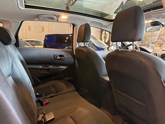 Nissan Qashqai+2 28 of 30