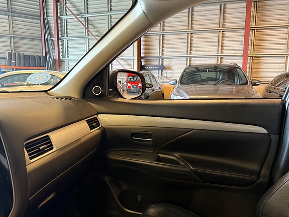 Mitsubishi Outlander 16 of 29