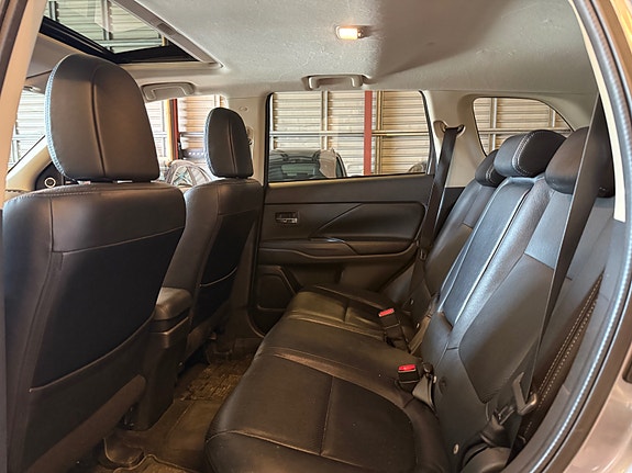 Mitsubishi Outlander 20 of 29