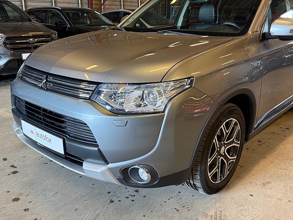 Mitsubishi Outlander 2 of 29