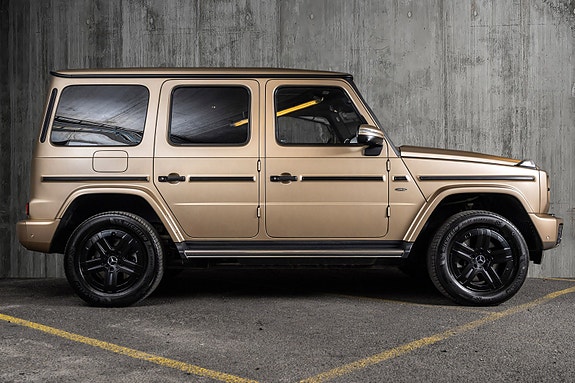 Mercedes-Benz G580 3 of 30