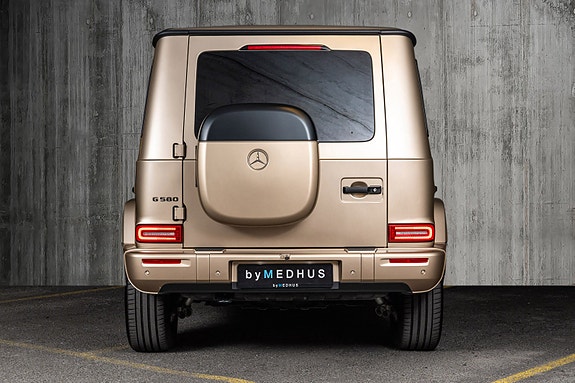 Mercedes-Benz G580 9 of 30