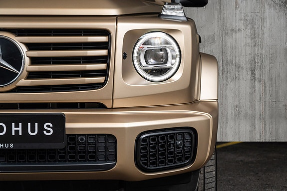 Mercedes-Benz G580 14 of 30