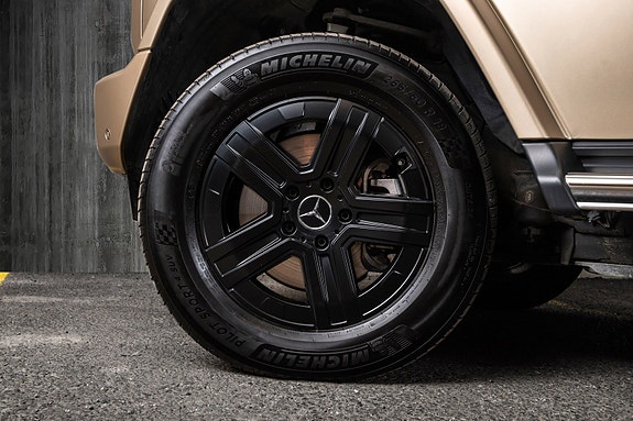 Mercedes-Benz G580 20 of 30